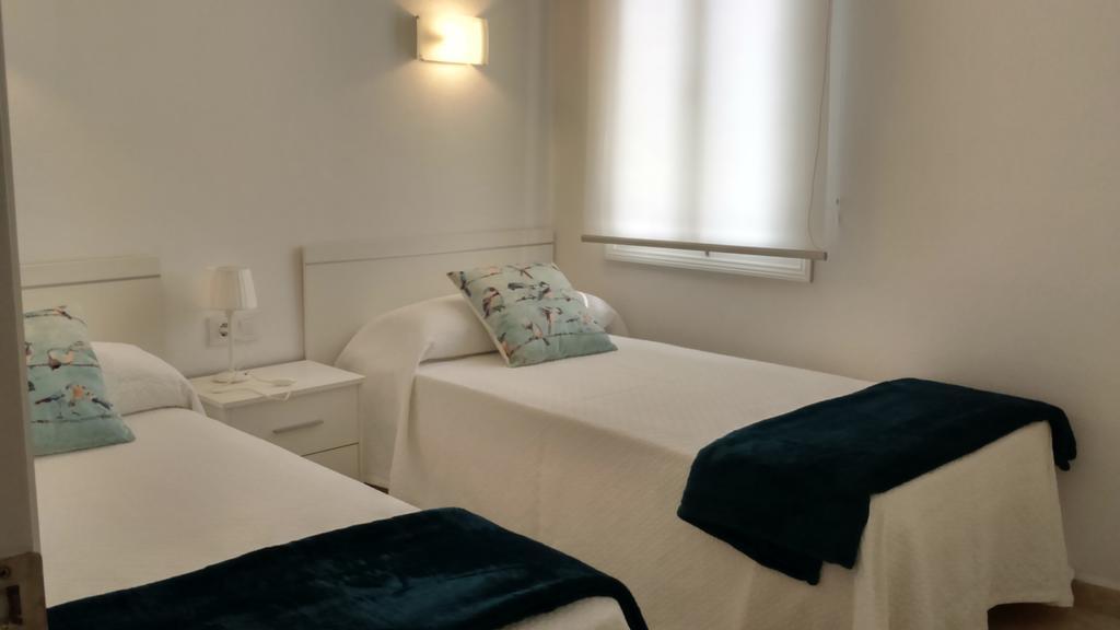 Grupoandria Villa Dora Cala'N Blanes  Szoba fotó
